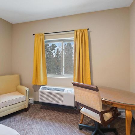 Wagon Wheel Hotel West Yellowstone Exterior foto