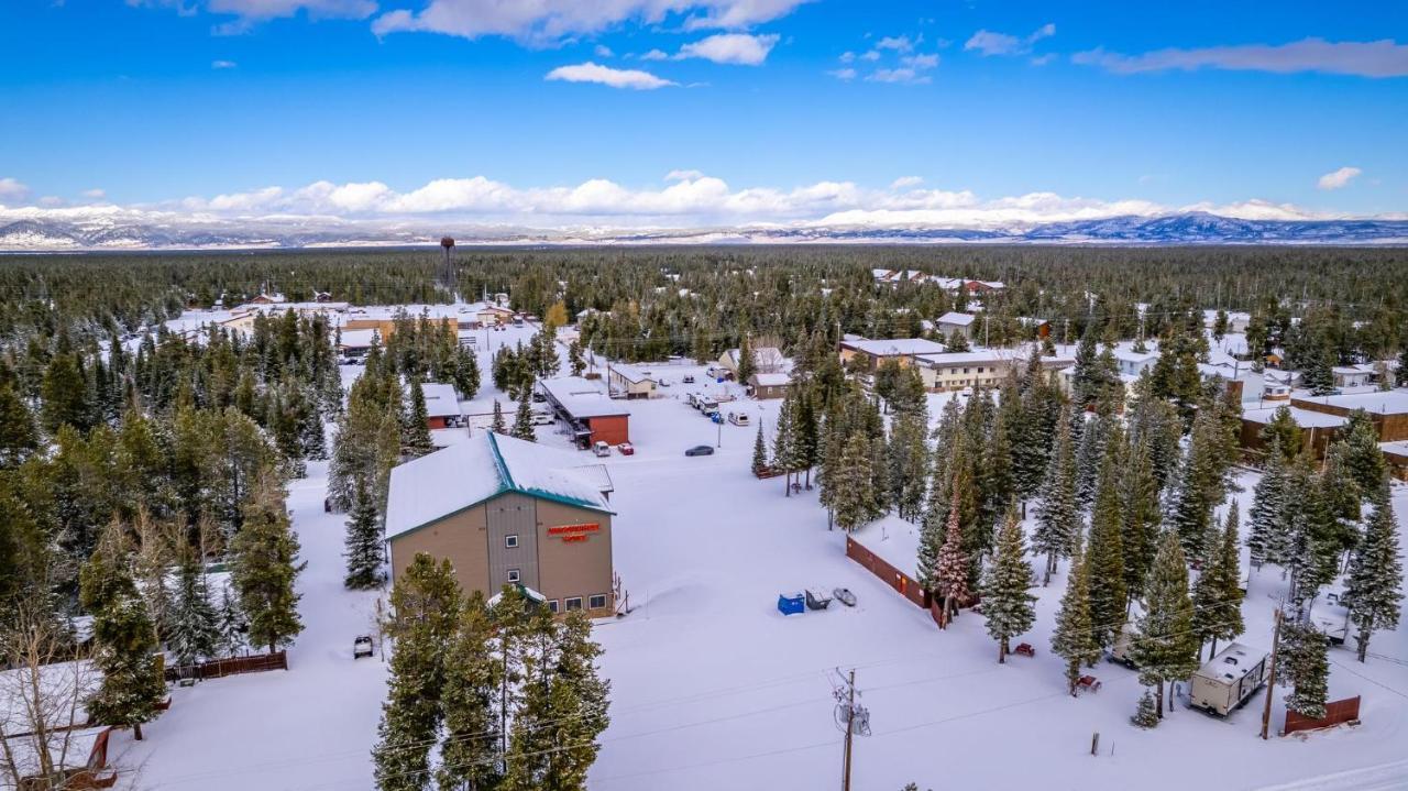 Wagon Wheel Hotel West Yellowstone Exterior foto