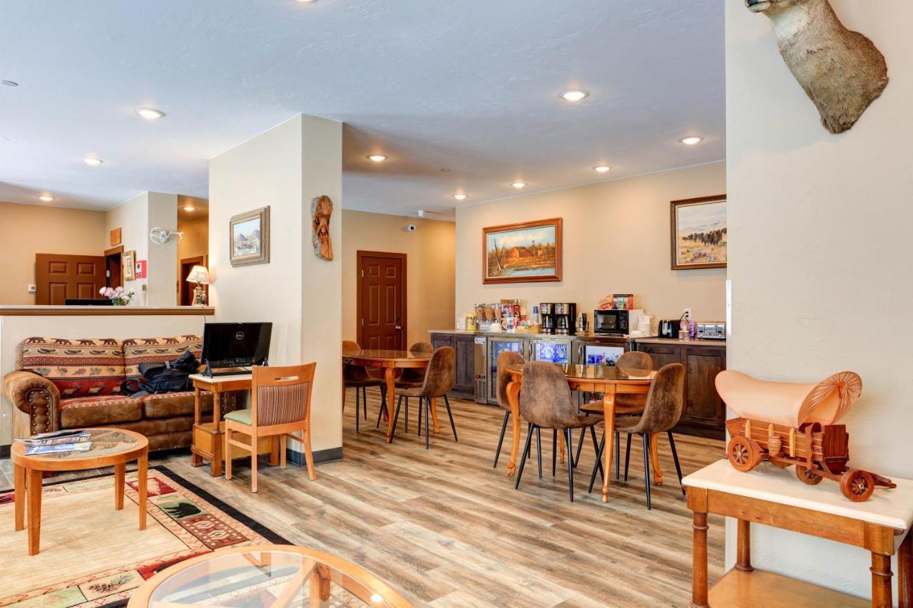 Wagon Wheel Hotel West Yellowstone Exterior foto